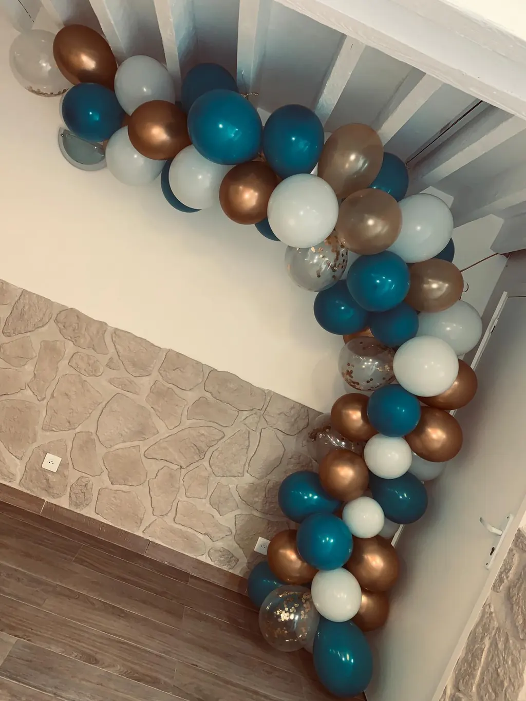 Guirlande de ballons bleu canard, cuivre et blanc