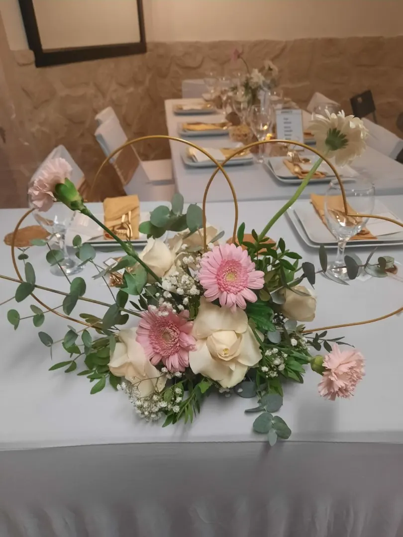 Centre de table floral pour une réception